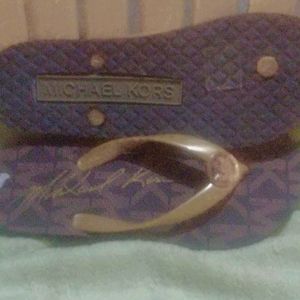 Michael kors flip flops